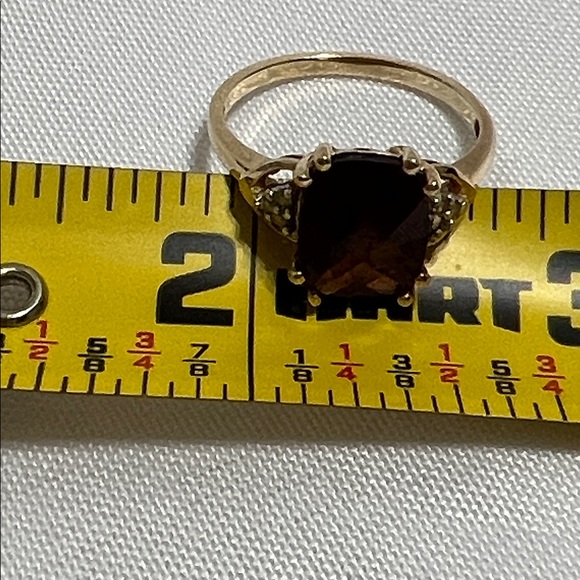 10K YELLOW GOLD GARNET AND DIAMOND RING - Picture 16 of 16
